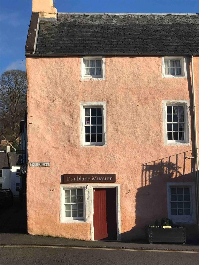 شقة Fantastic 2 Bed Flat In Dunblane High Street المظهر الخارجي الصورة
